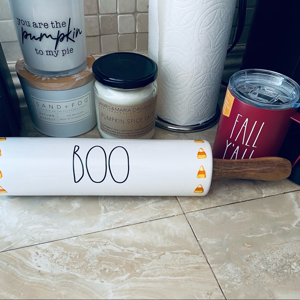 ✨NWT Rae Dunn Halloween Boo Candy Corn Rolling Pin ✨
